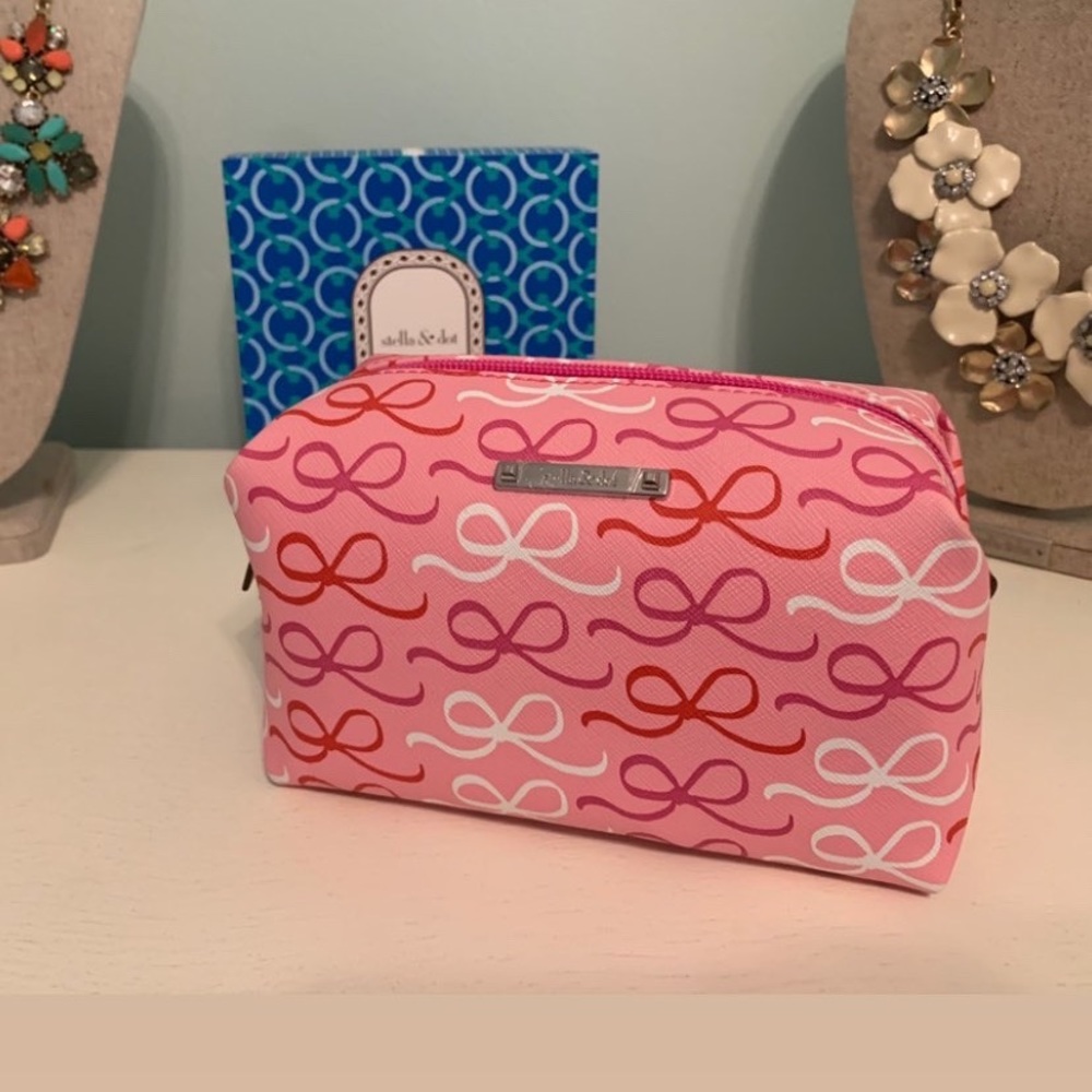 Pink pouf (brand new)